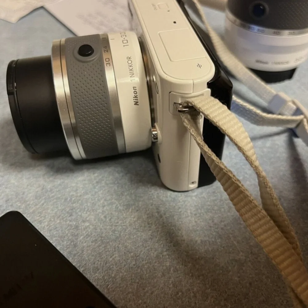 Nikon J1 Mirrorless camera
